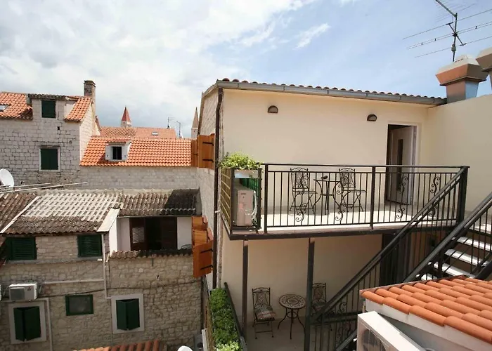 بيت ضيافة Heritage Stone House Rooms Beljan - Trogir Old Town 3*