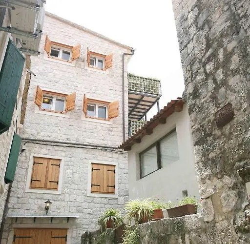 ゲストハウス Heritage Stone House Rooms Beljan - Trogir Old Town トロギール