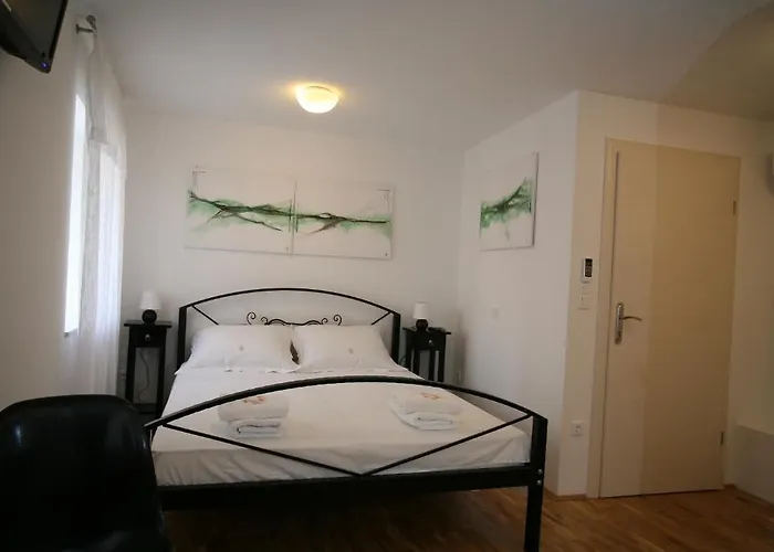 بيت ضيافة Heritage Stone House Rooms Beljan - Trogir Old Town تروغير
