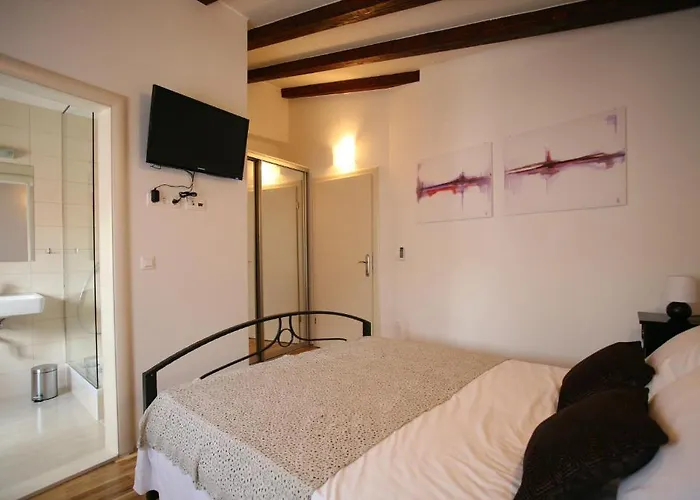 Heritage Stone House Rooms Beljan - Trogir Old Town تروغير